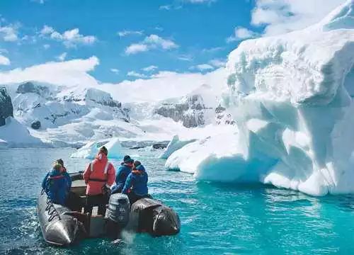 南极之旅波折重重，预定遭拒的房间分配问题引发夫妻困境