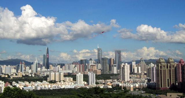 深圳，经济繁荣之城，活力四溢的现代化都市