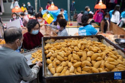 女子食用发霉年糕引发肺炎，食品安全与健康警钟长鸣