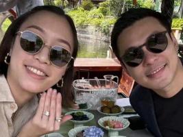 霍启刚弟弟携未婚妻亮相好友婚礼，家族迎来喜事高峰时刻