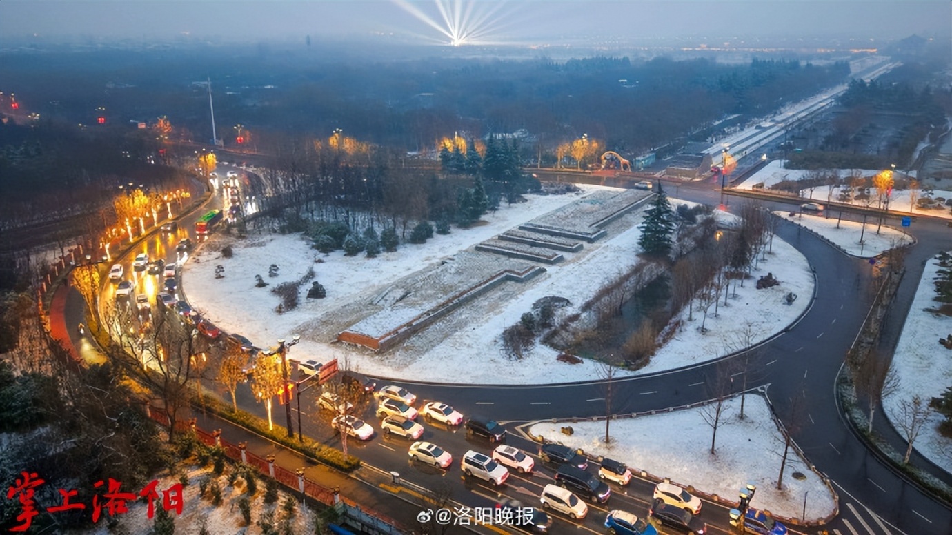 古都洛阳雪舞纷飞，冬日神韵尽显风采