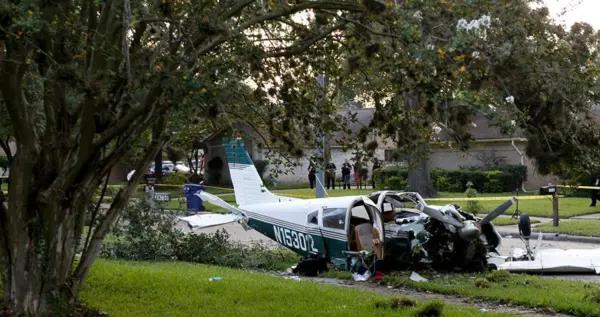 美国小型飞机坠毁致六人死亡